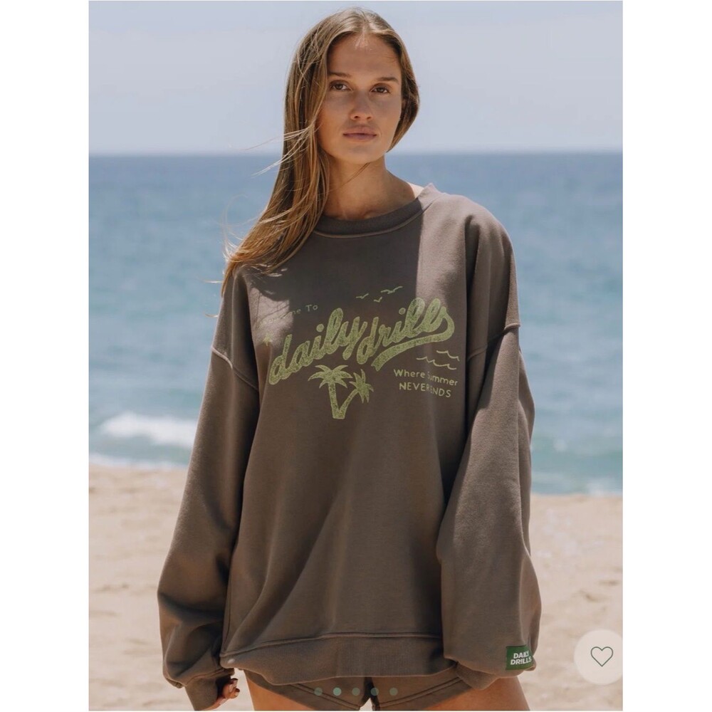 Daily Drills Oversized Vacation Crew Mocha Matcha xs/s